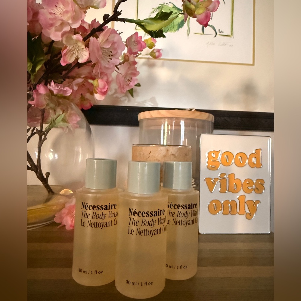 New 3 QTY Travel Size Nécessaire Body Wash 30 ml / 1 fl oz each